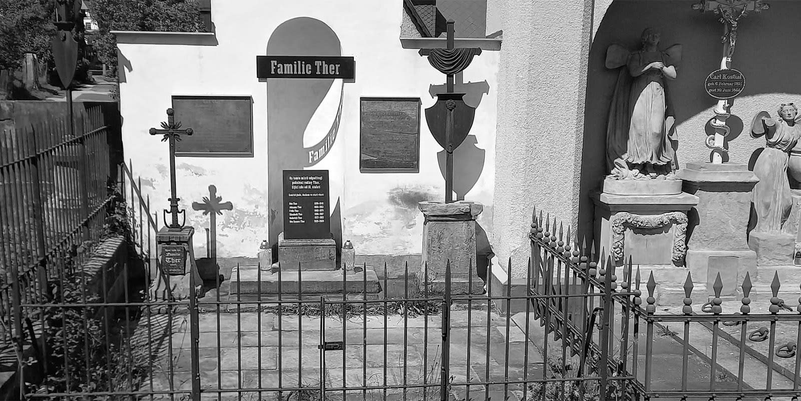 Fotografie aus "Der Schatz" von Philipp Ther: Das Grab der Familie