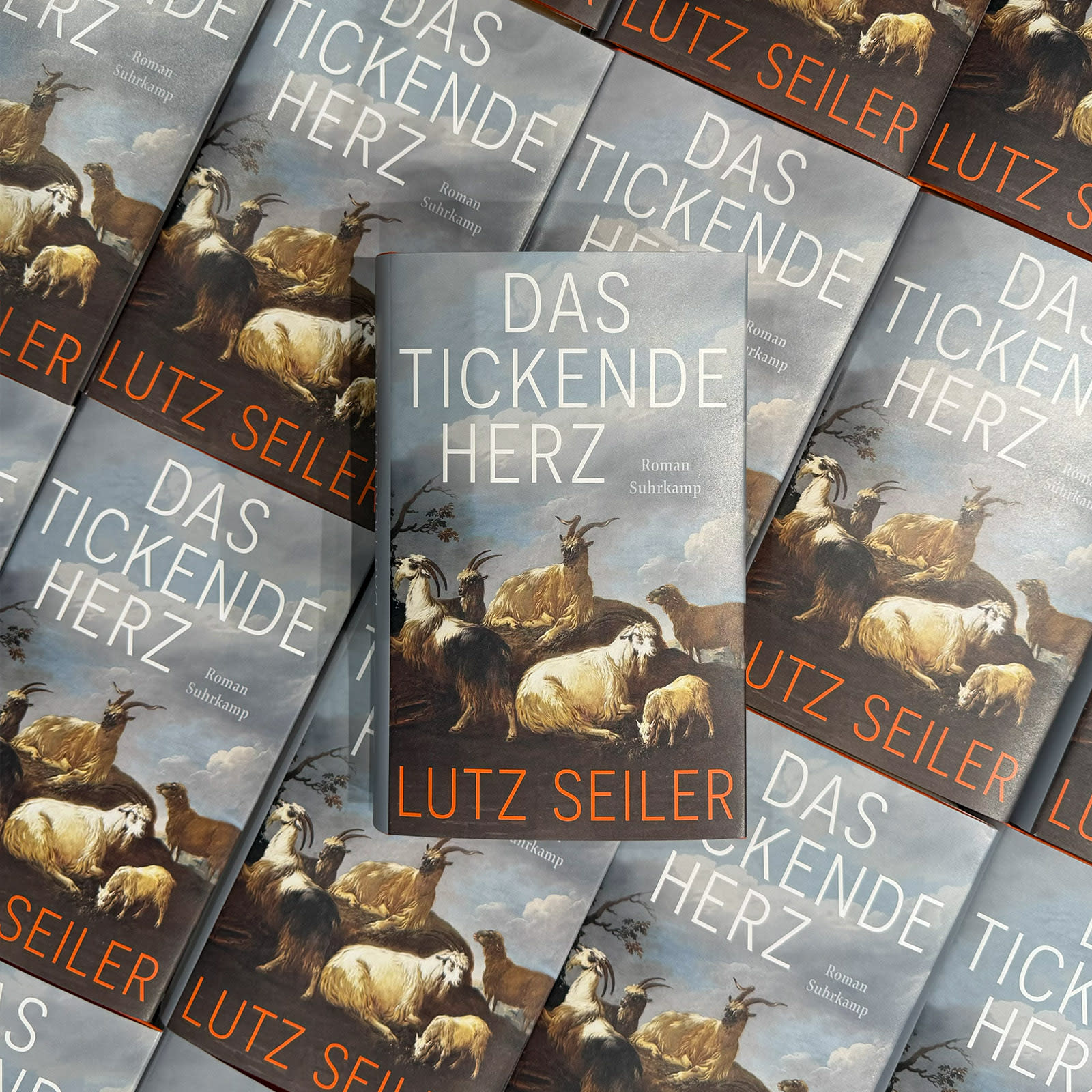 Mehrere Ausgaben von Lutz Seilers Buch "Das tickende Herz"