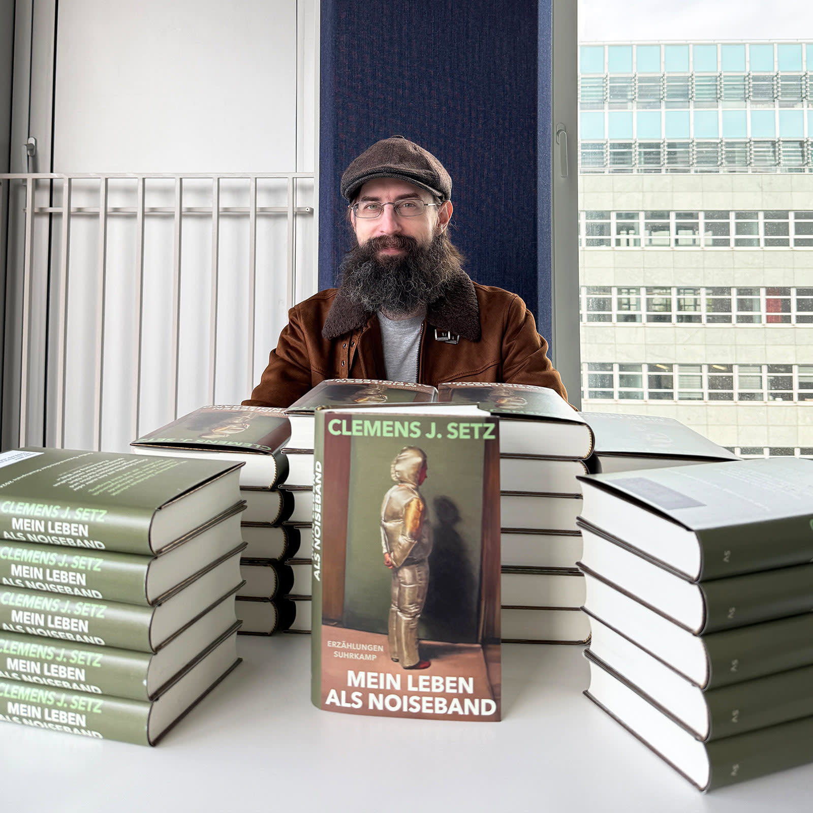 Der Autor Clemens Setz und sein neuer Erzählband "Mein Leben als Noiseband"