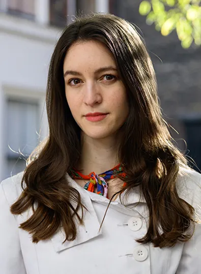 Autorenfoto zu Julia Ebner