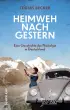 Buchcover "Heimweh nach Gestern: Eine Geschichte der Nostalgie in Deutschland" von Tobias Becker, mit Frau und Auto vor Bergen.