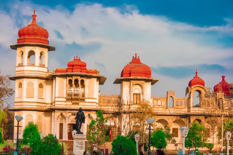 Gulab Bagh and Zoo in Udaipur, India Day Tripe with Sunleisureworld