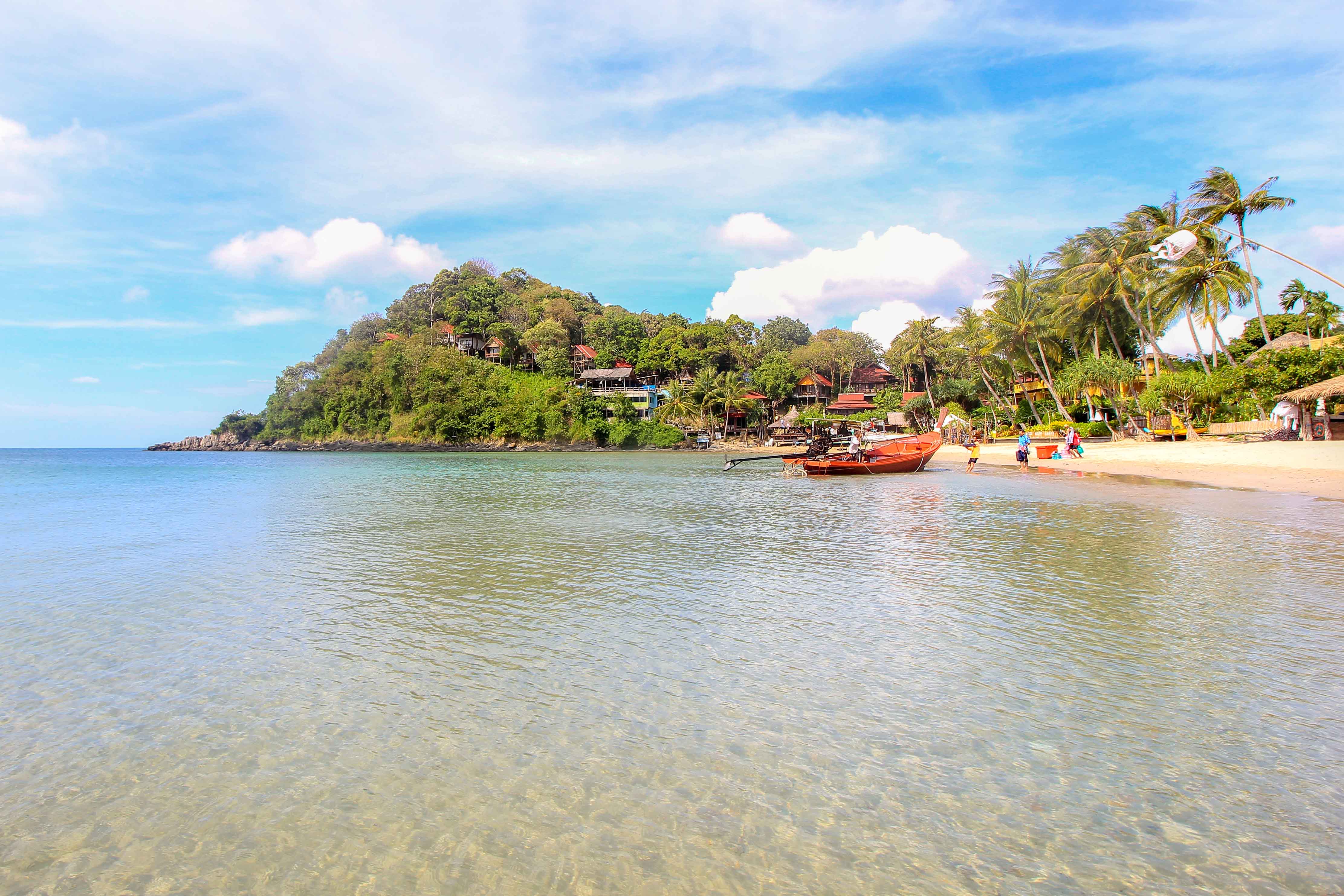 kantiang-bay-in-koh-lanta-thailand-day-tripe-with-sunleisureworld