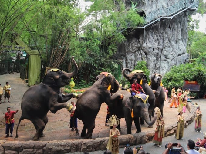 Amazing Bangkok in 5 Days Thailand Tour  with 3 Star Hotel Accommodation