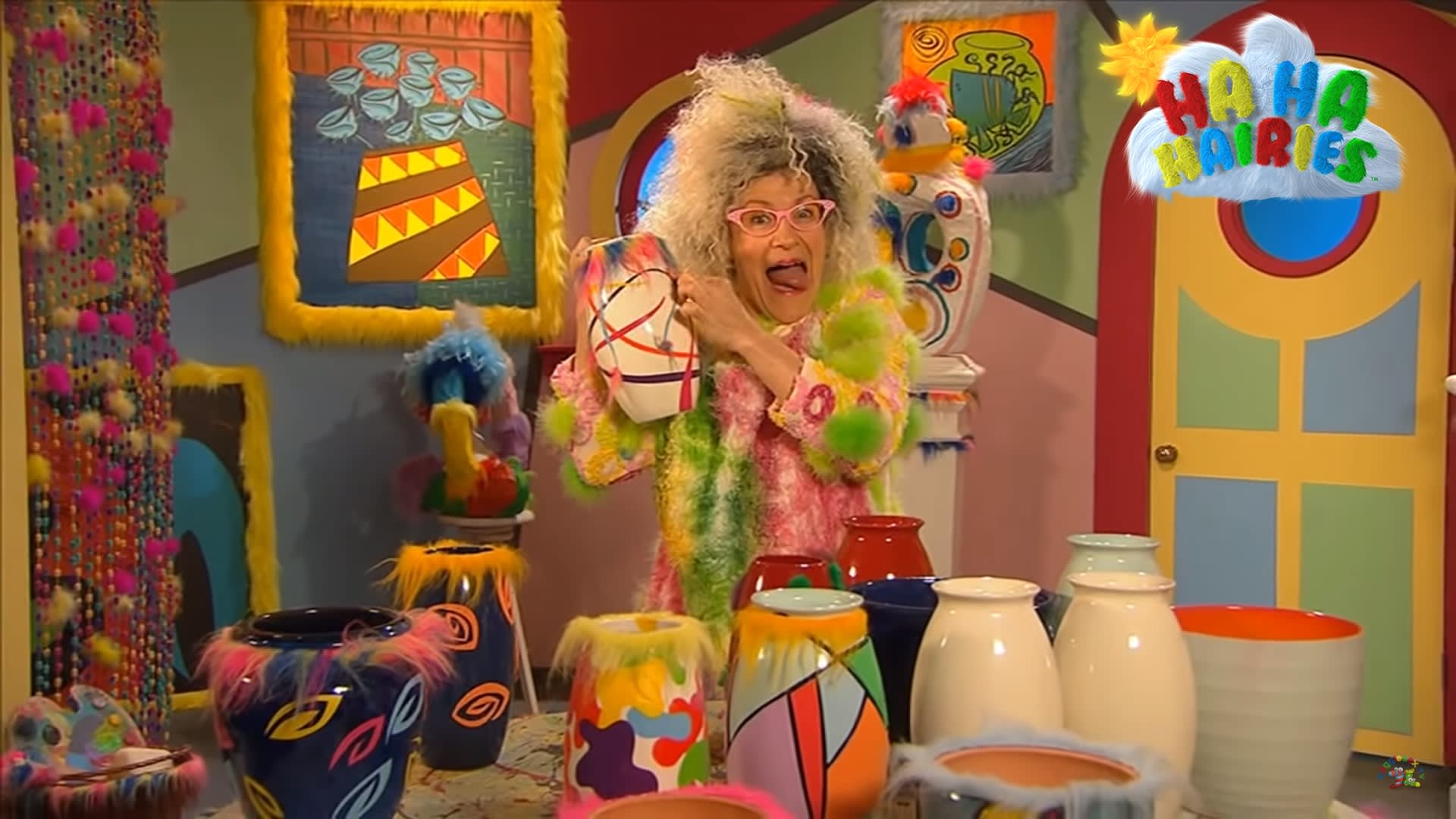 Ha Ha Hairies - The Day Nanna went Potty with Pots