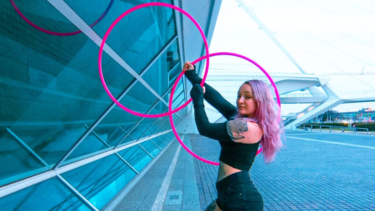 Beginner/Intermediate Double Hoop Tricks | taylorflows