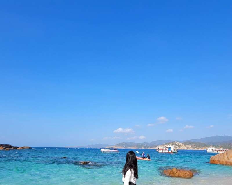 Lặn ngắm san hô tại Vịnh Vĩnh Hy