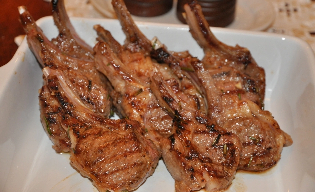Hấp dẫn hương vị thịt cừu nướng Ninh Thuận - Báo VnExpress Du lịch