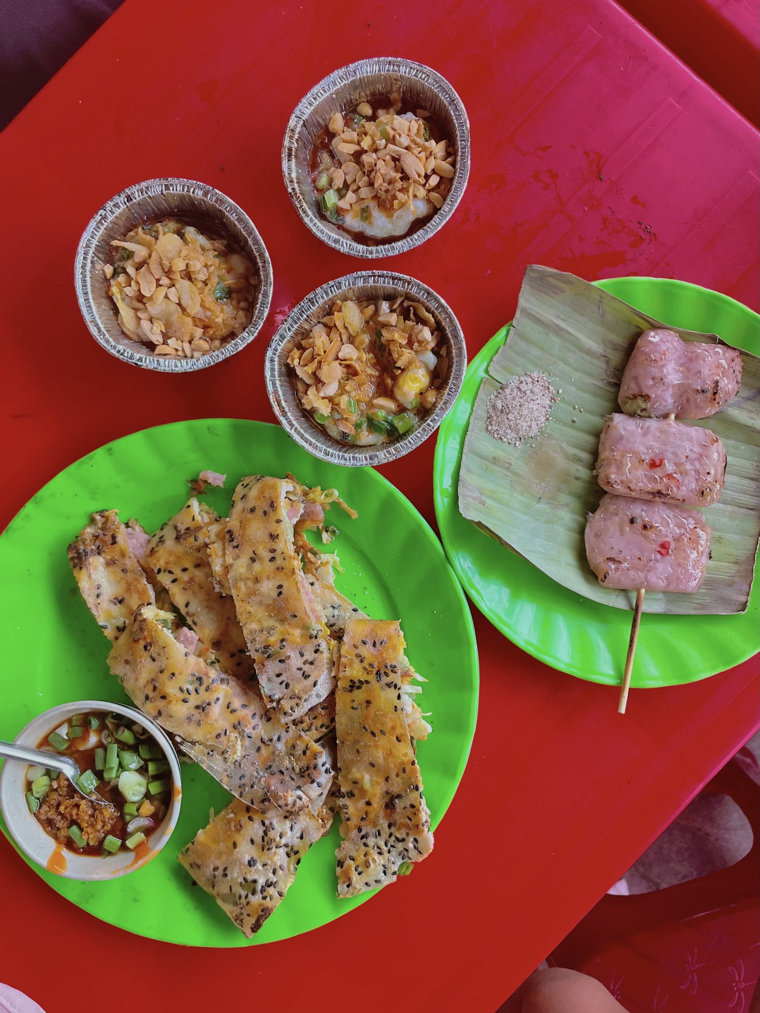 Bánh tráng mắm ruốc - quà vặt "thần thánh" vạn người mê ở Ninh Thuận