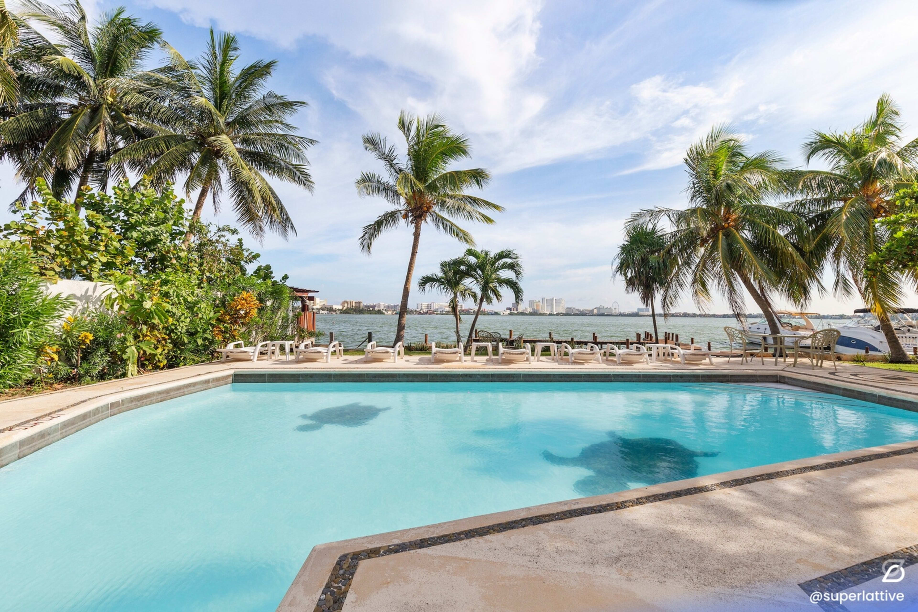 Blue Lagoon — Hotel Zone · Cancun