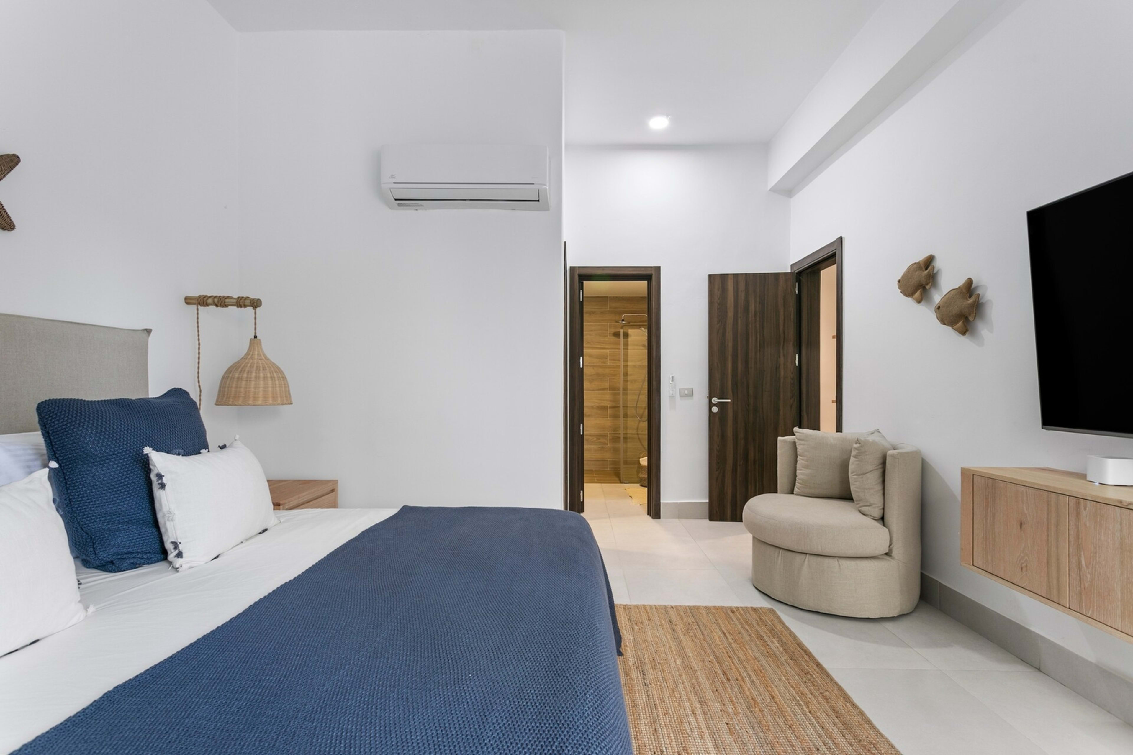 Sunset Suites — photo 4