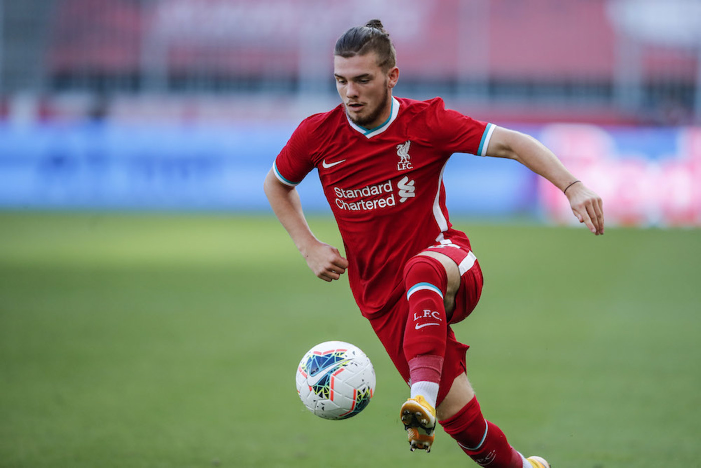 Bild till nyheten Elliott lånas ut till Blackburn