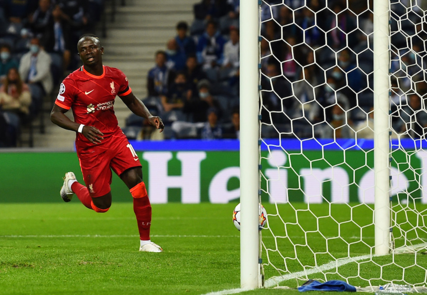 Bild till nyheten Kalla fakta: Mané kan nå milstolpe