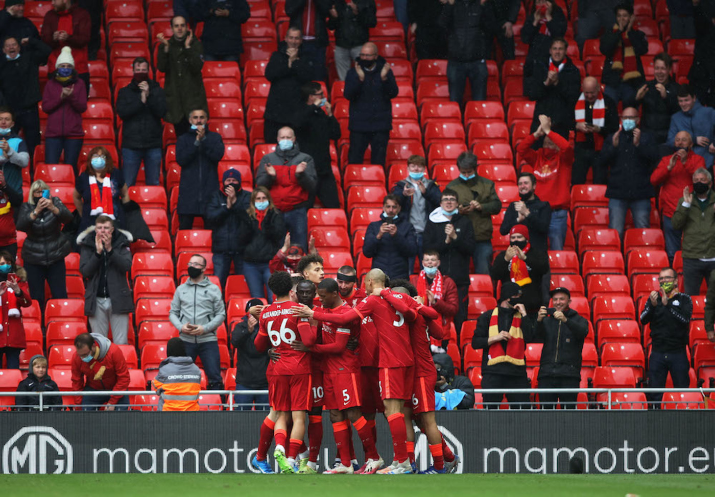 Bild till nyheten Inkasserar £206M efter tredjeplatsen