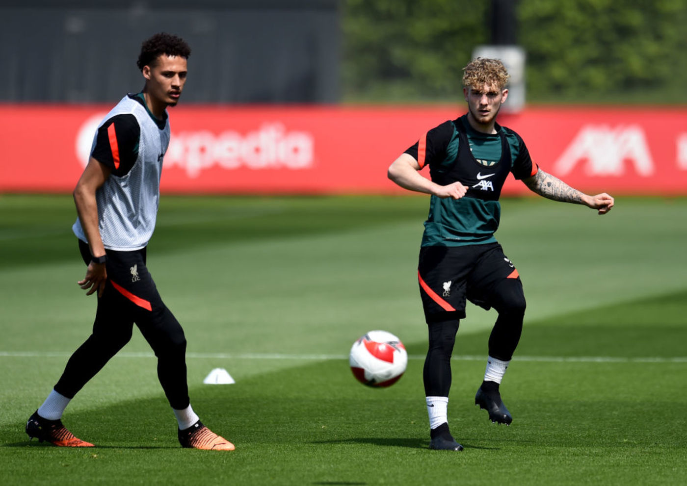 Bild till nyheten Dessa 19 börjar träna på måndag