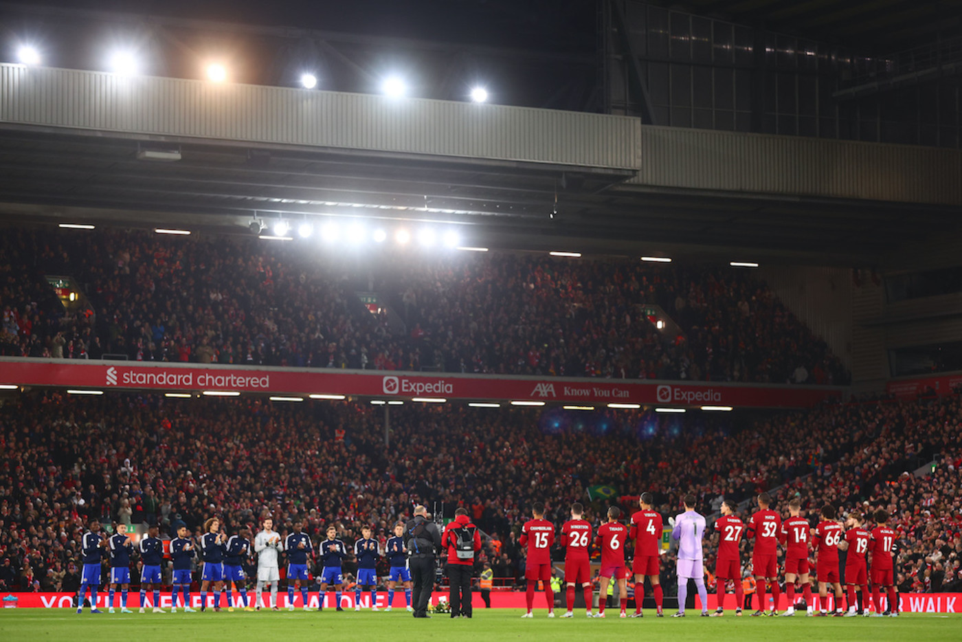 Bild till nyheten Minnesceremonier för Charlton och Kenwright