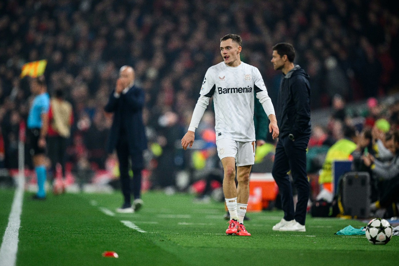 Bild till nyheten Rykte: Leverkusen vill inkludera spelare i affären