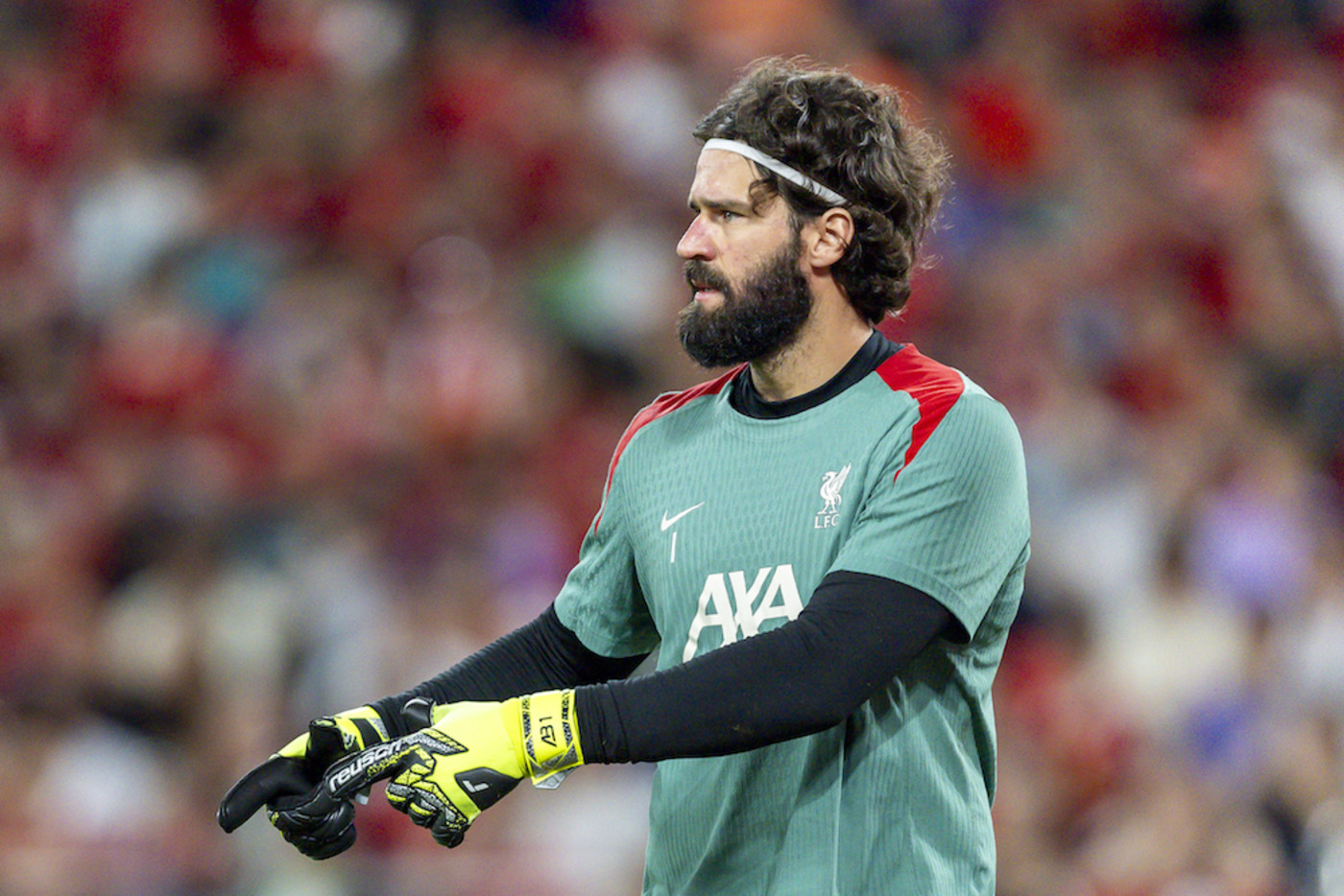 Bild till nyheten Alisson ser ut att missa kvällens matcher