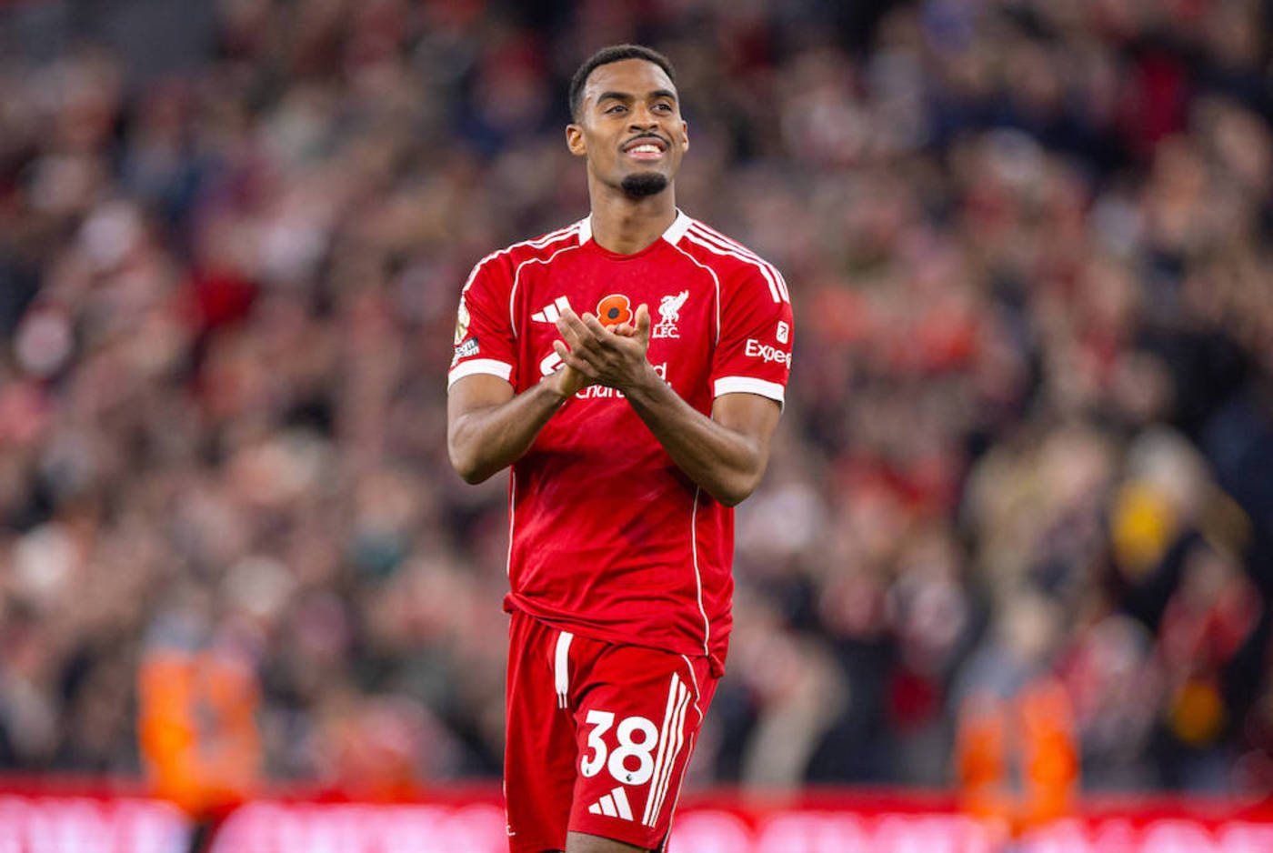 Bekräftat: Gravenberch förlänger kontraktet