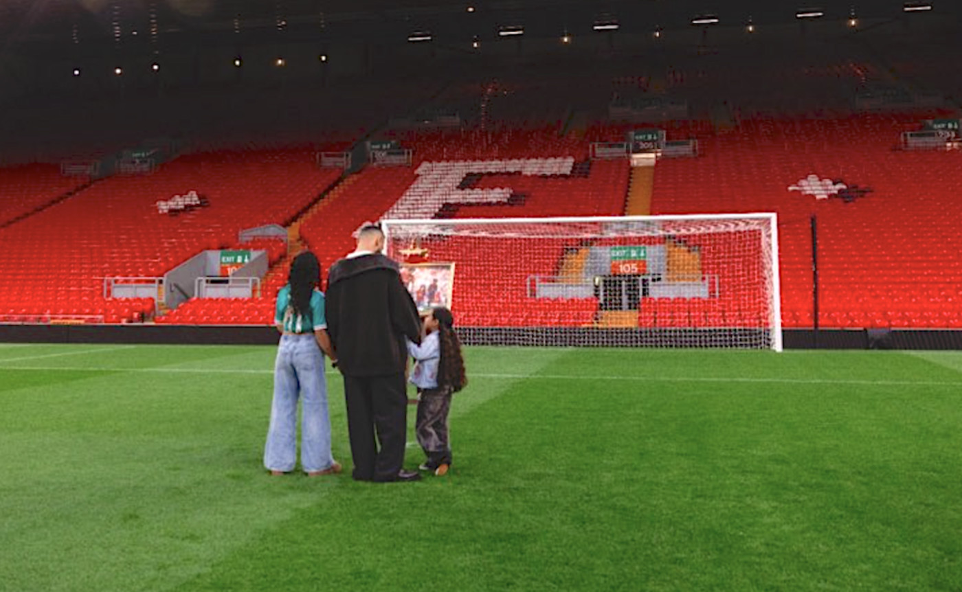 📹 Salah och döttrarna med känslosamt besök på Anfield