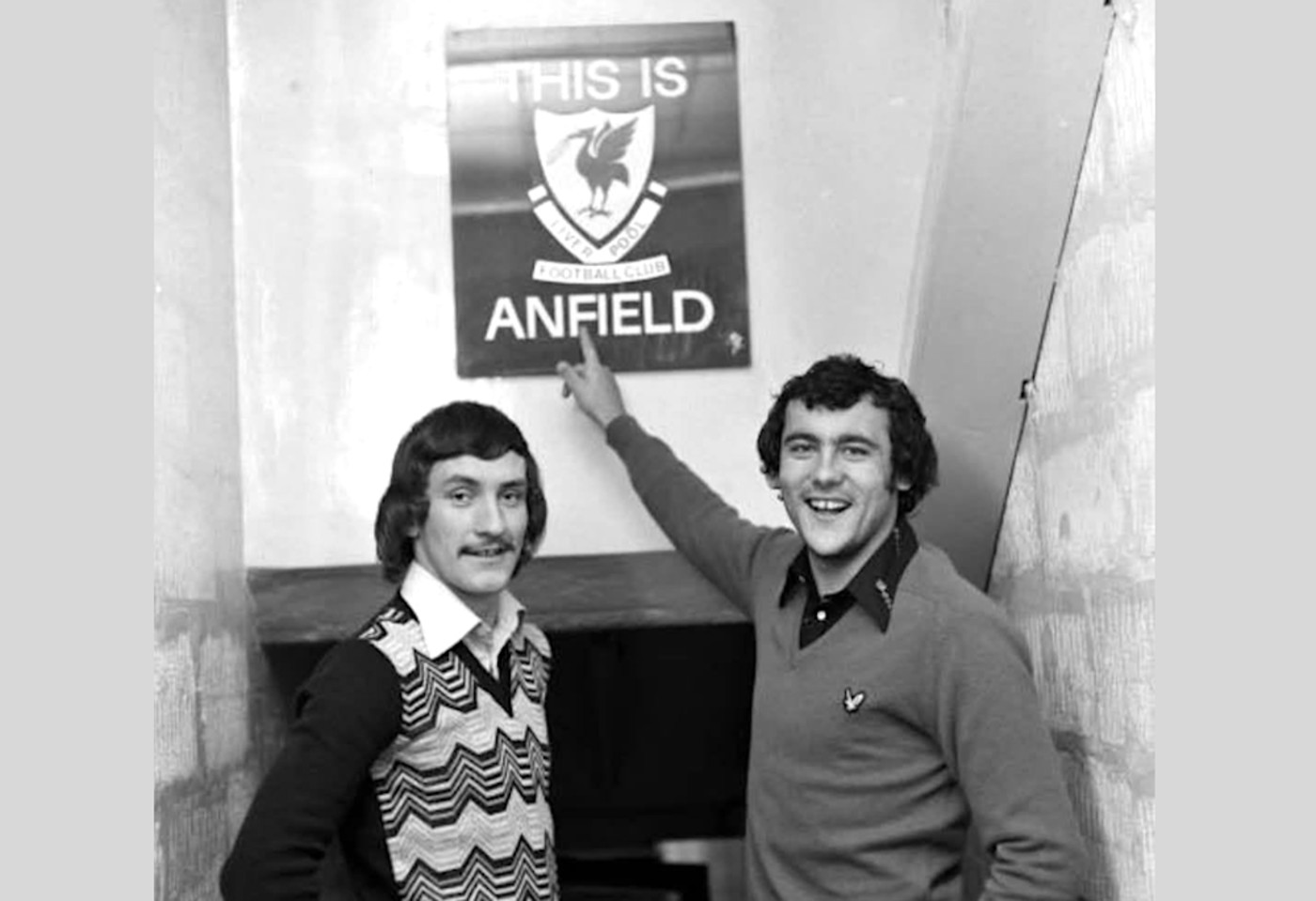 Klassiska Anfield-skylten gick under klubban för miljonbelopp