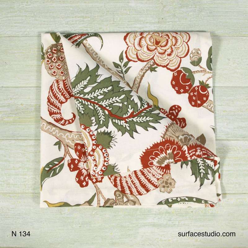 N 134 Red and Green Floral Patterned Napkin