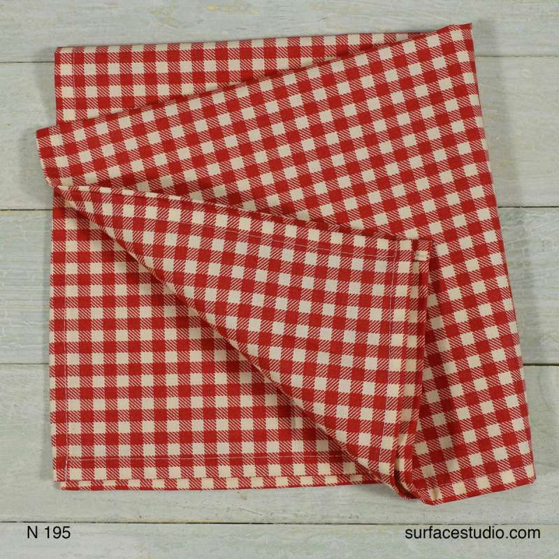 N 195 Red and White Checkered Napkin