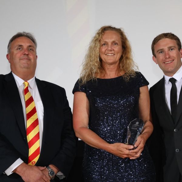 Sandy-Accepting-DHL-Volunteer-of-the-Year My Beach