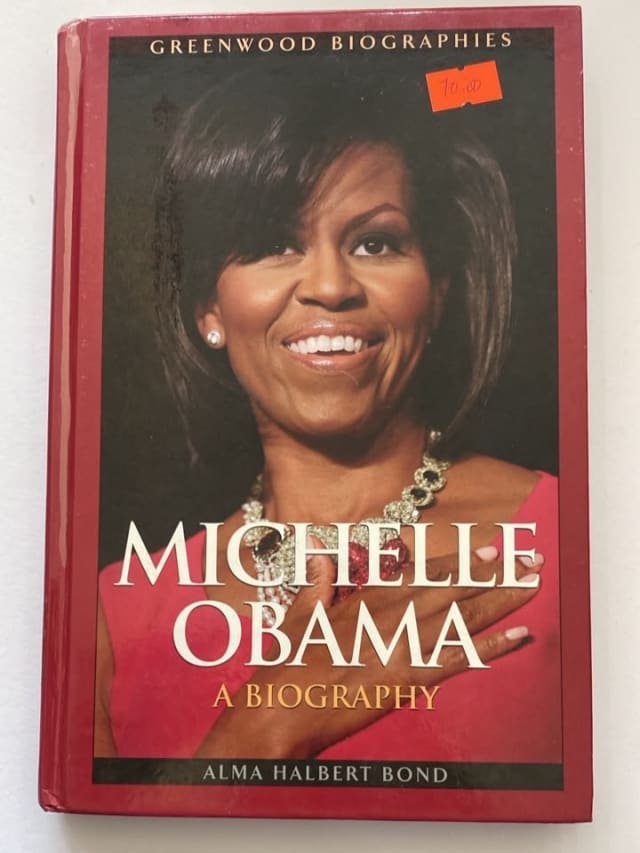 Becoming by Michelle Obama — front cover