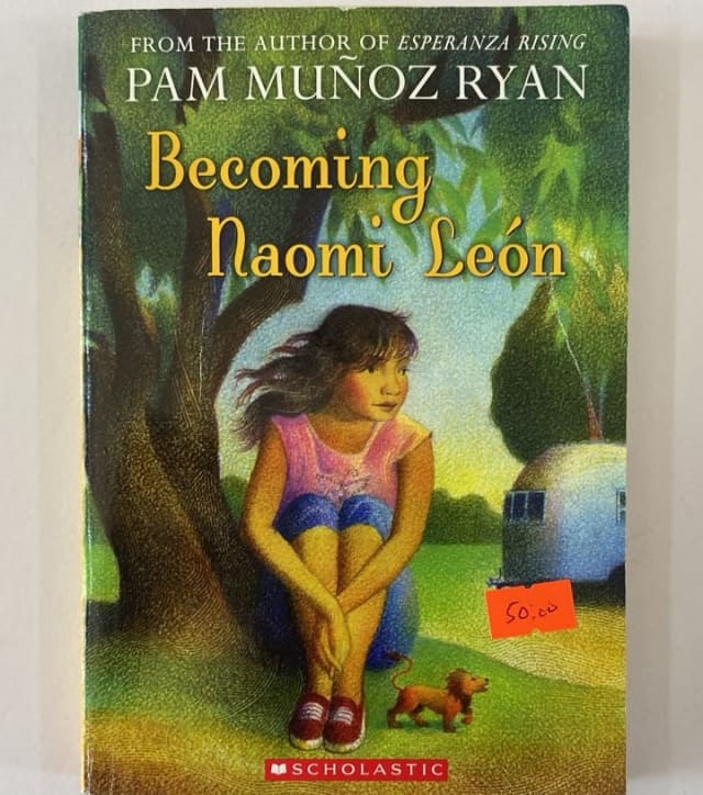 Becoming Naomi León front cover