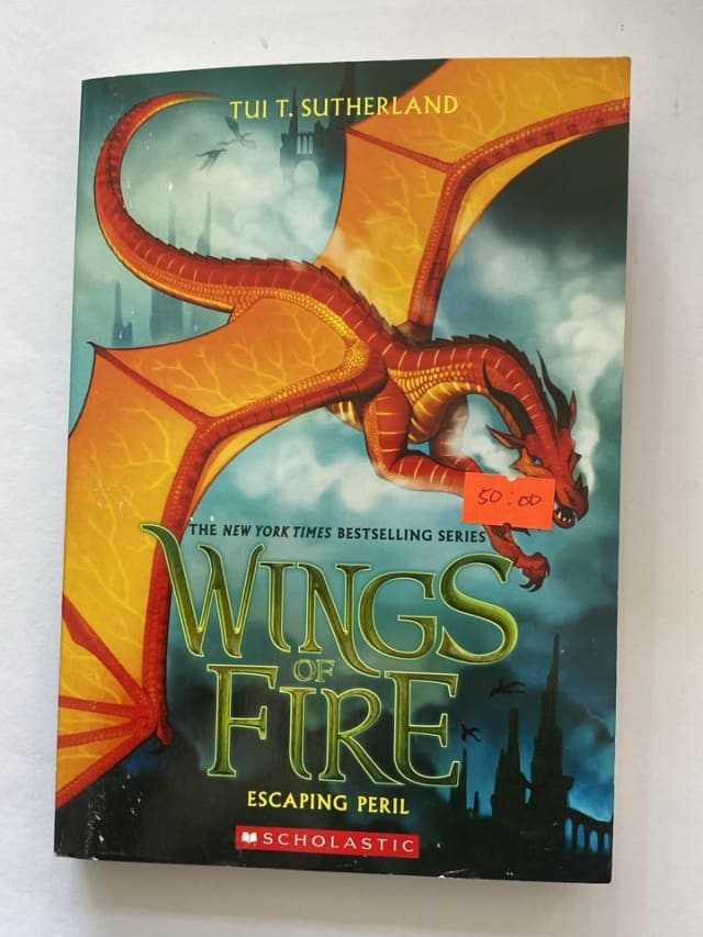 Wings of Fire: Escaping Peril by Tui T. Sutherland — front cover