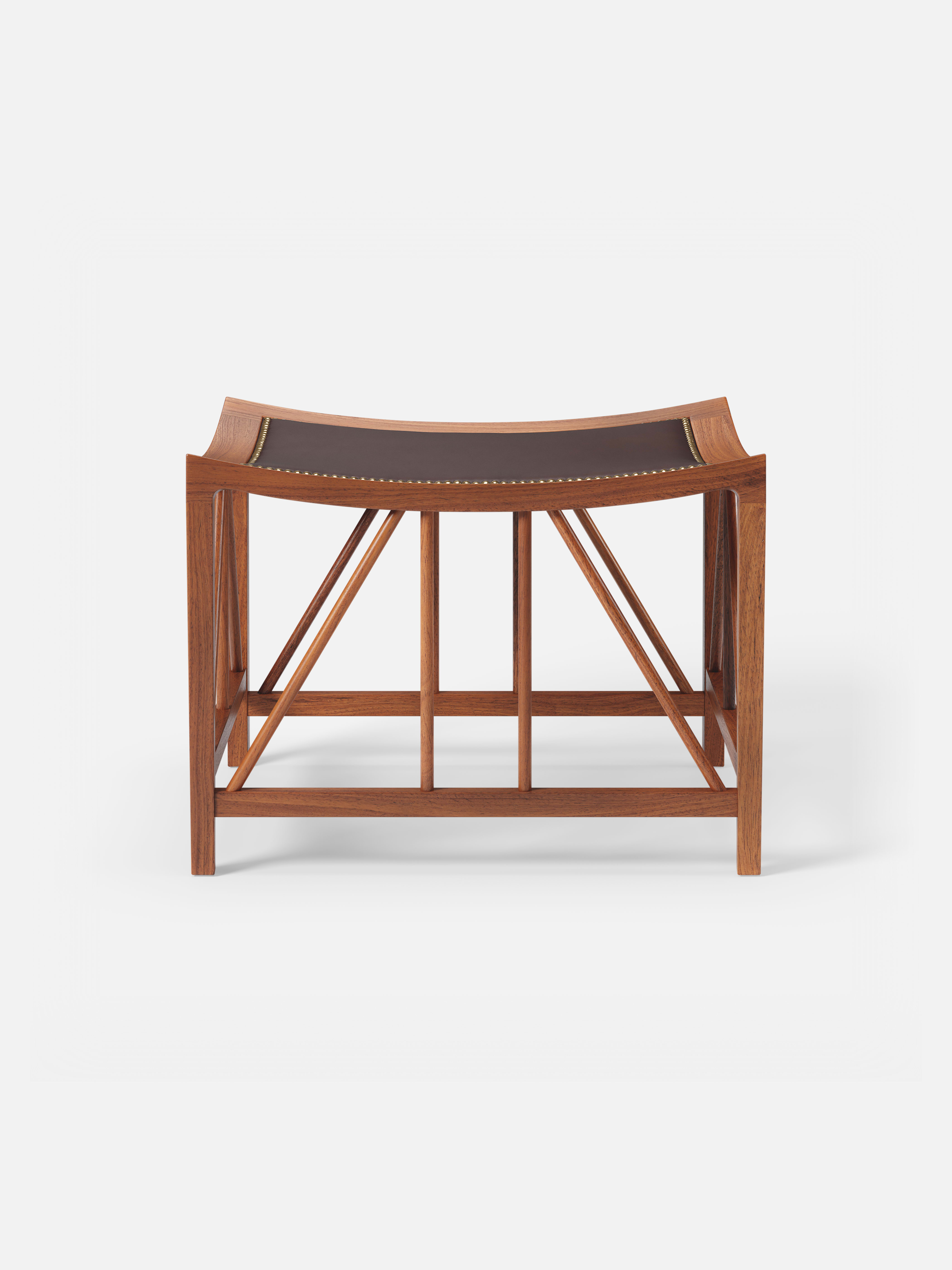 Stool 1063