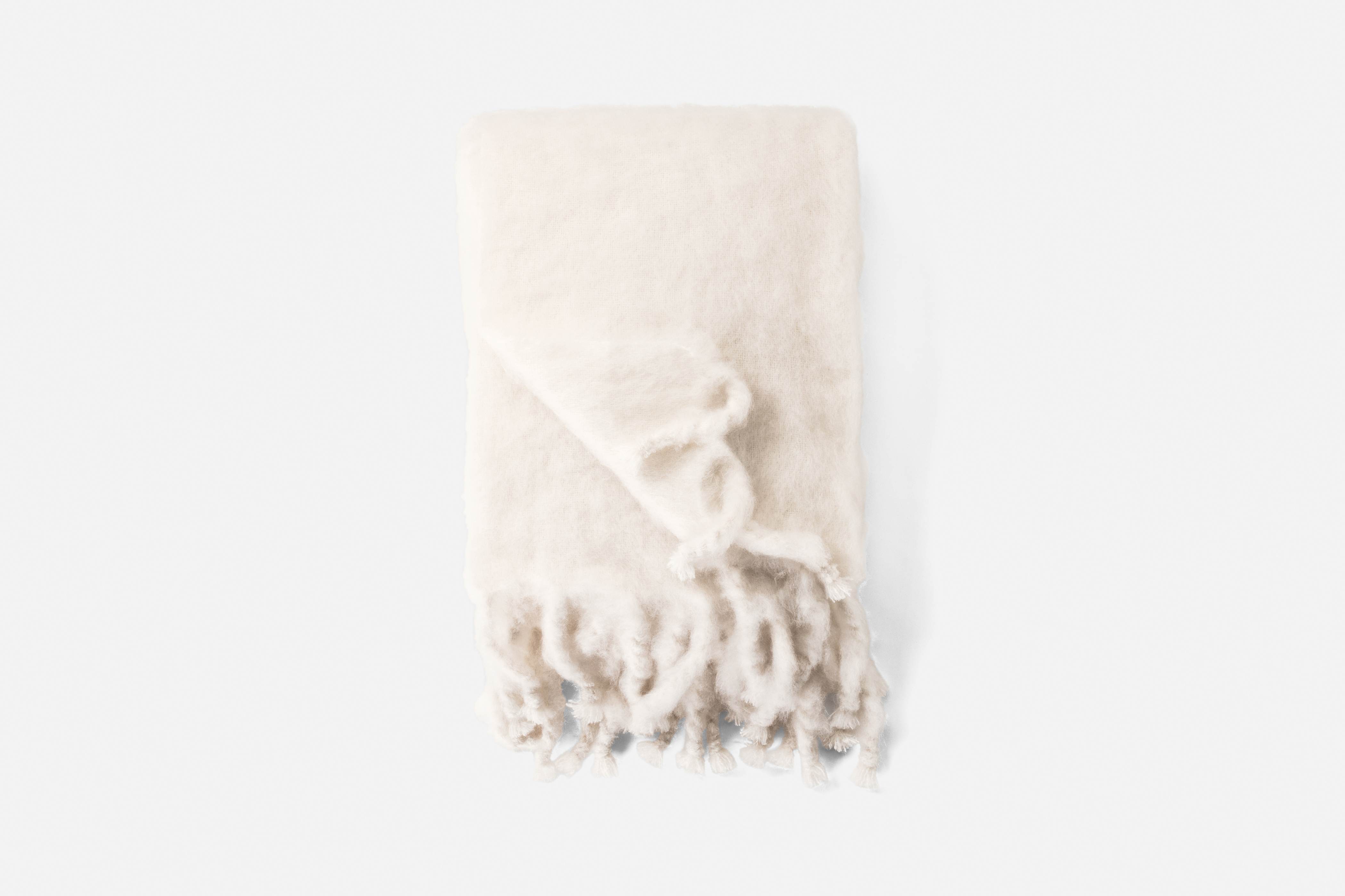 Throw Mohair White