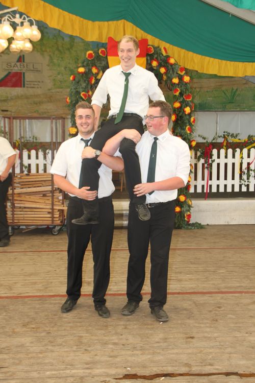 Bild 33 aus Schützenfest 2019