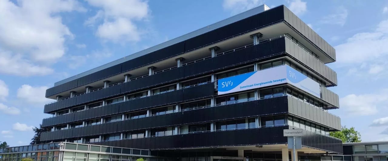 Außenfassade der SVO Zentrale in Celle tagsüber