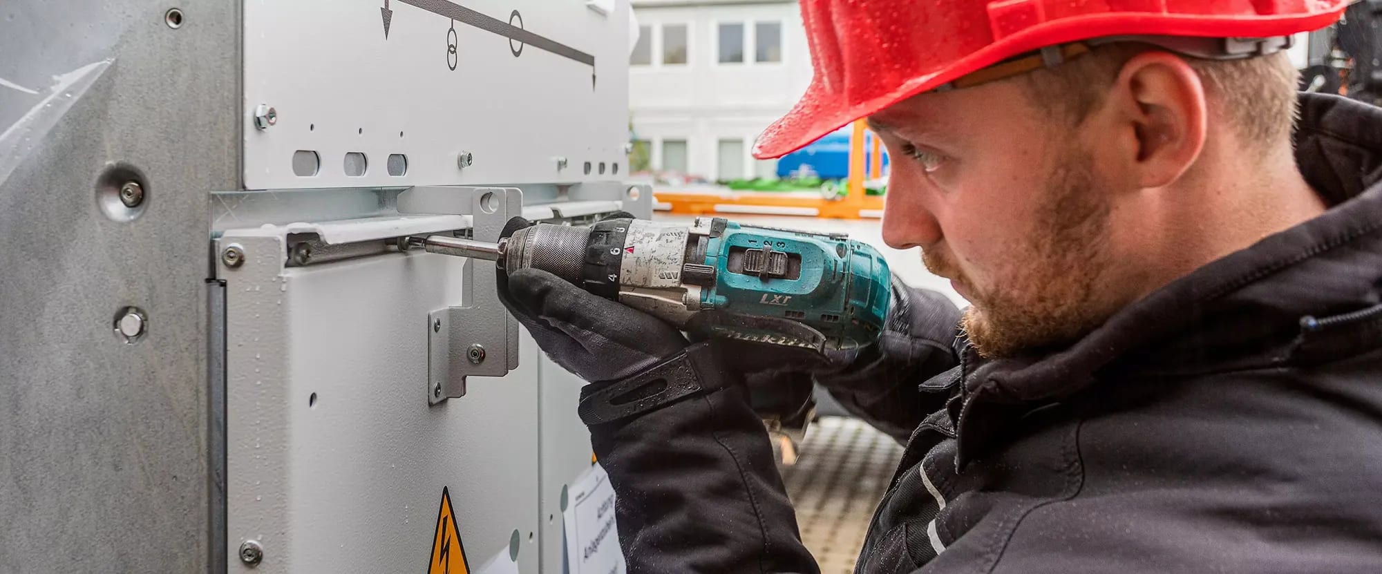 Elektriker bei der Arbeit