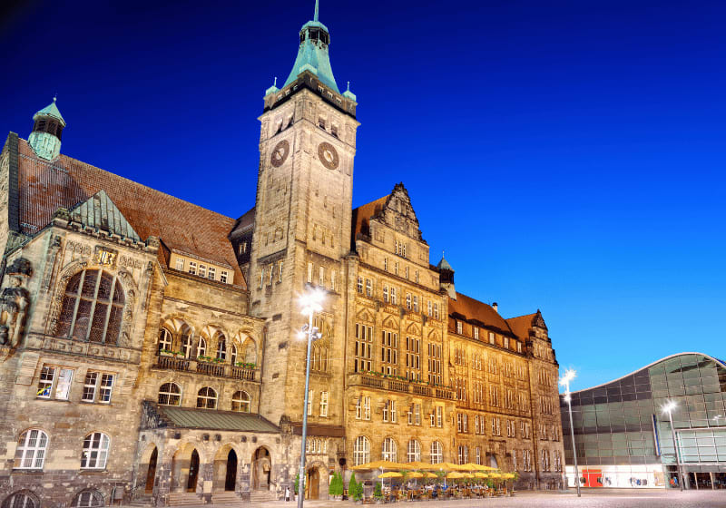 Chemnitz Innenstadt am Abend.