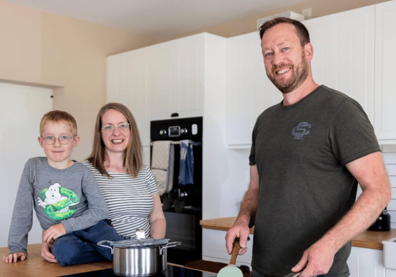Familie Haase in ihrer Küche.
