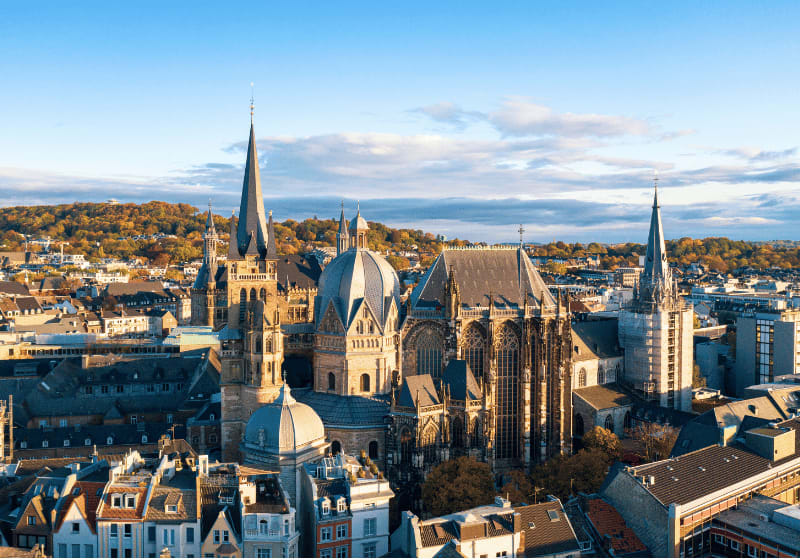 Stadt Aachen mit Ausblick von oben.