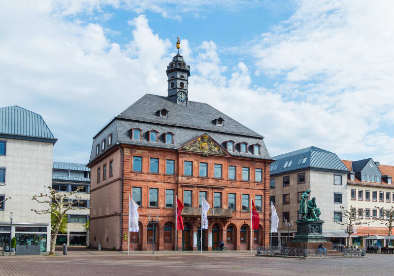 Das Rathaus der Stadt Hanau in Hessen.