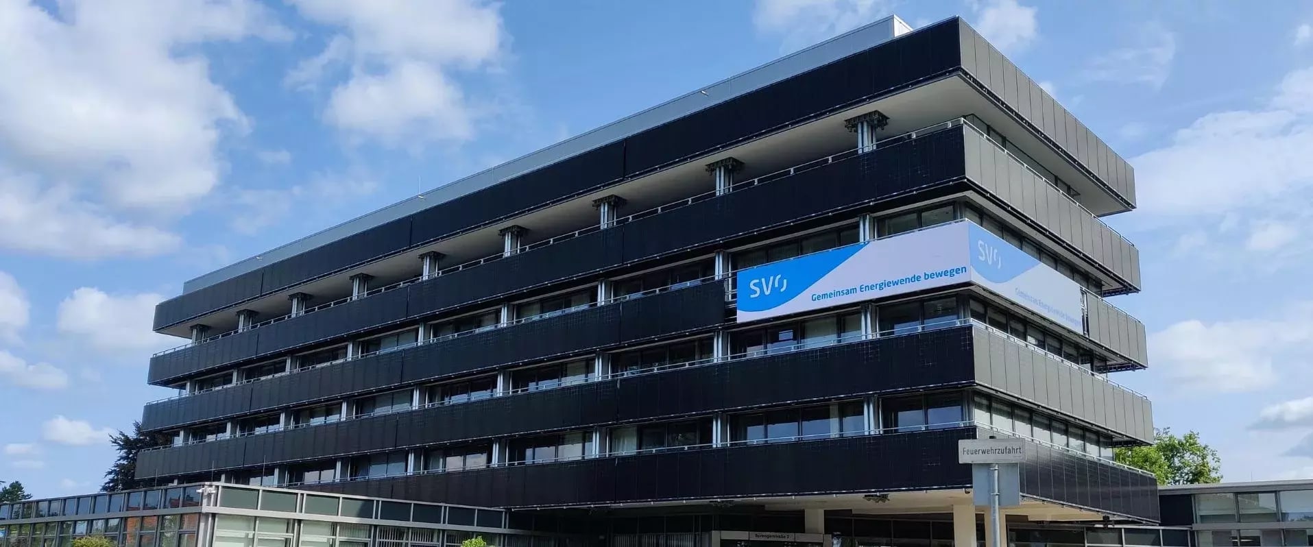 Außenfassade der SVO Zentrale in Celle tagsüber