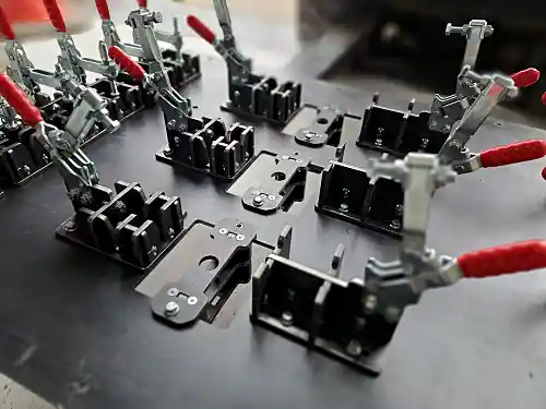 UK robotic welding fixture