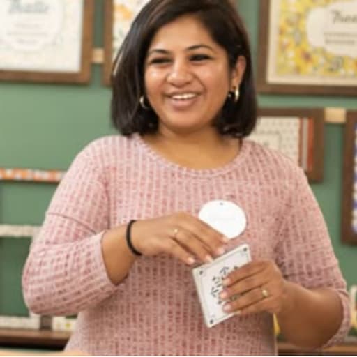 shibani Dhavalikar