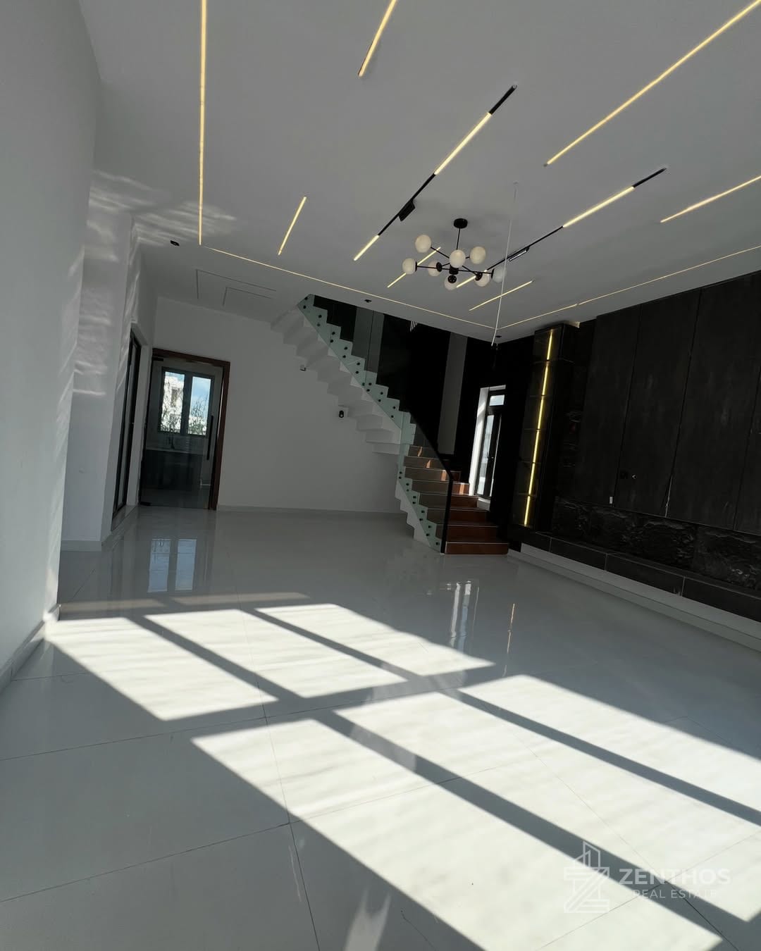 4 Bedroom Detached Duplex, photo 2