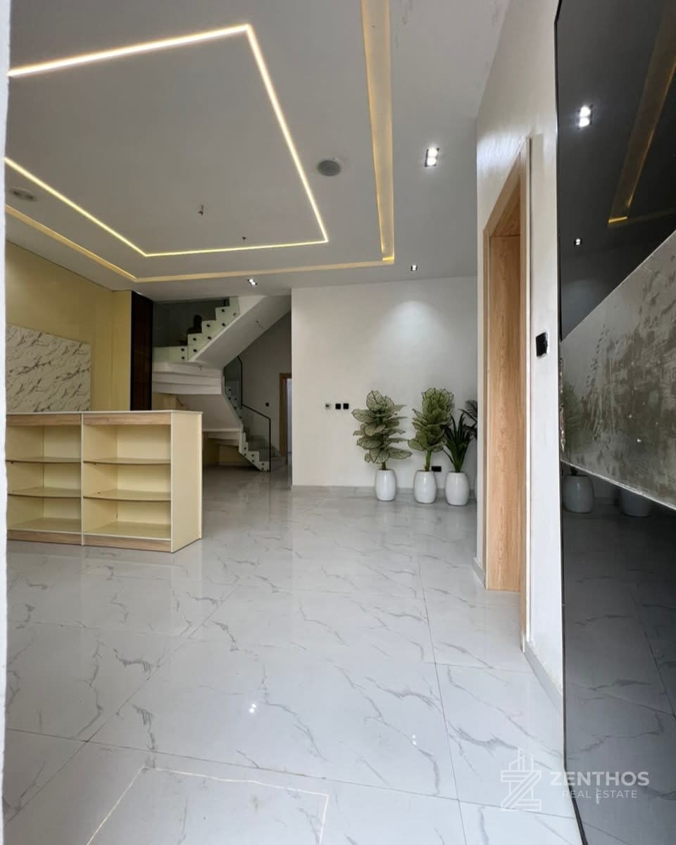 4 Bedroom Semi-detached Duplex, photo 2