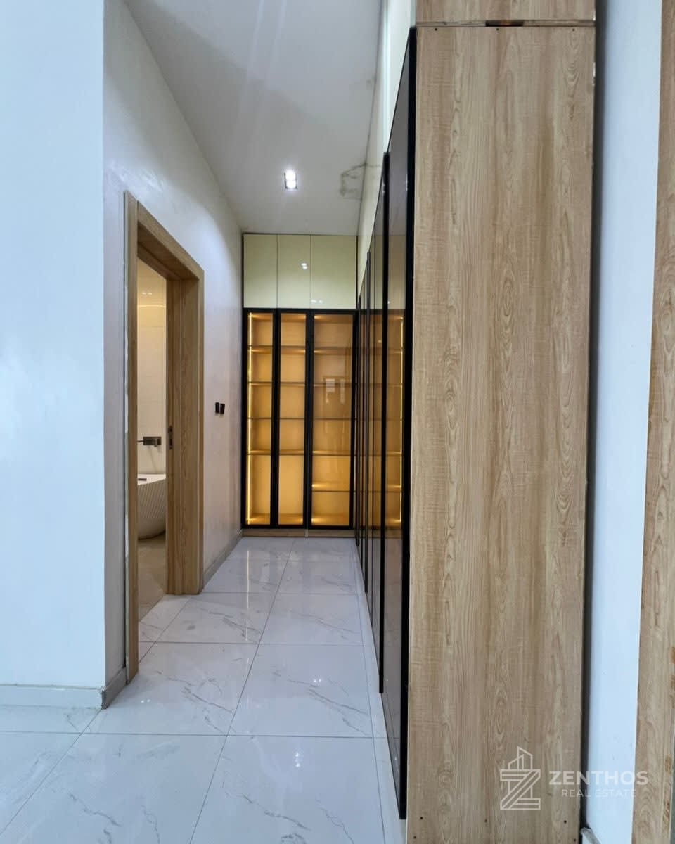 4 Bedroom Semi-detached Duplex, photo 9