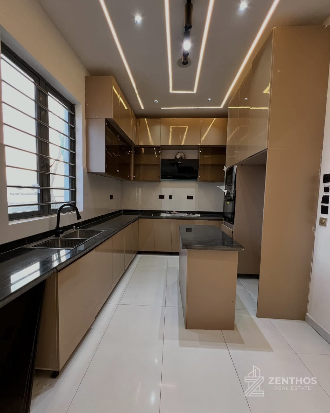 4 Bedroom Semi-detached Duplex, photo 4