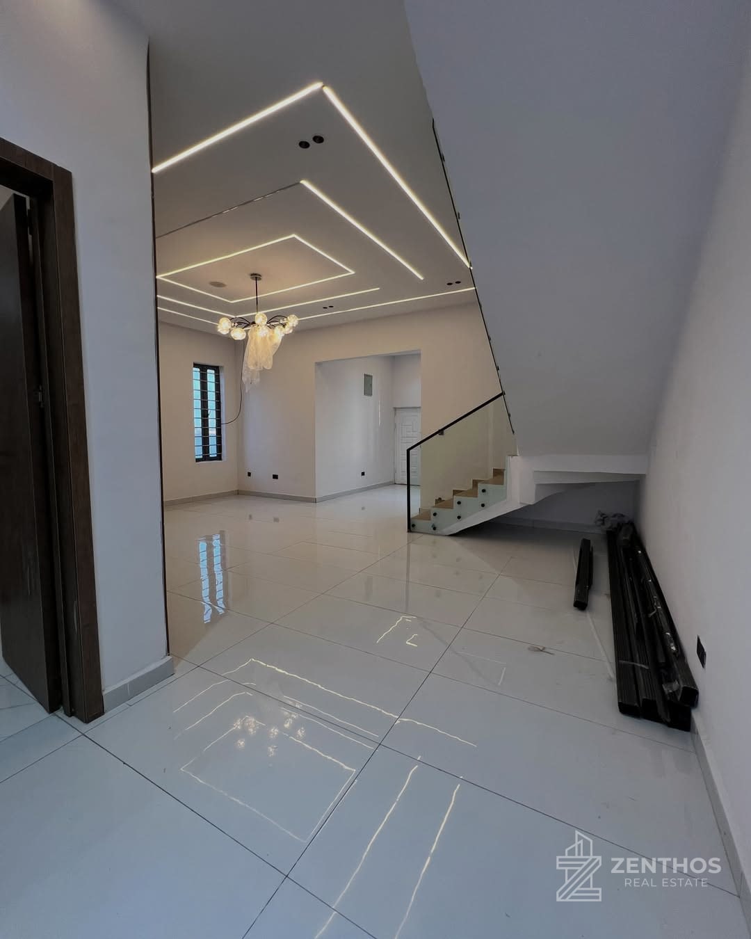 4 Bedroom Semi-detached Duplex, photo 2