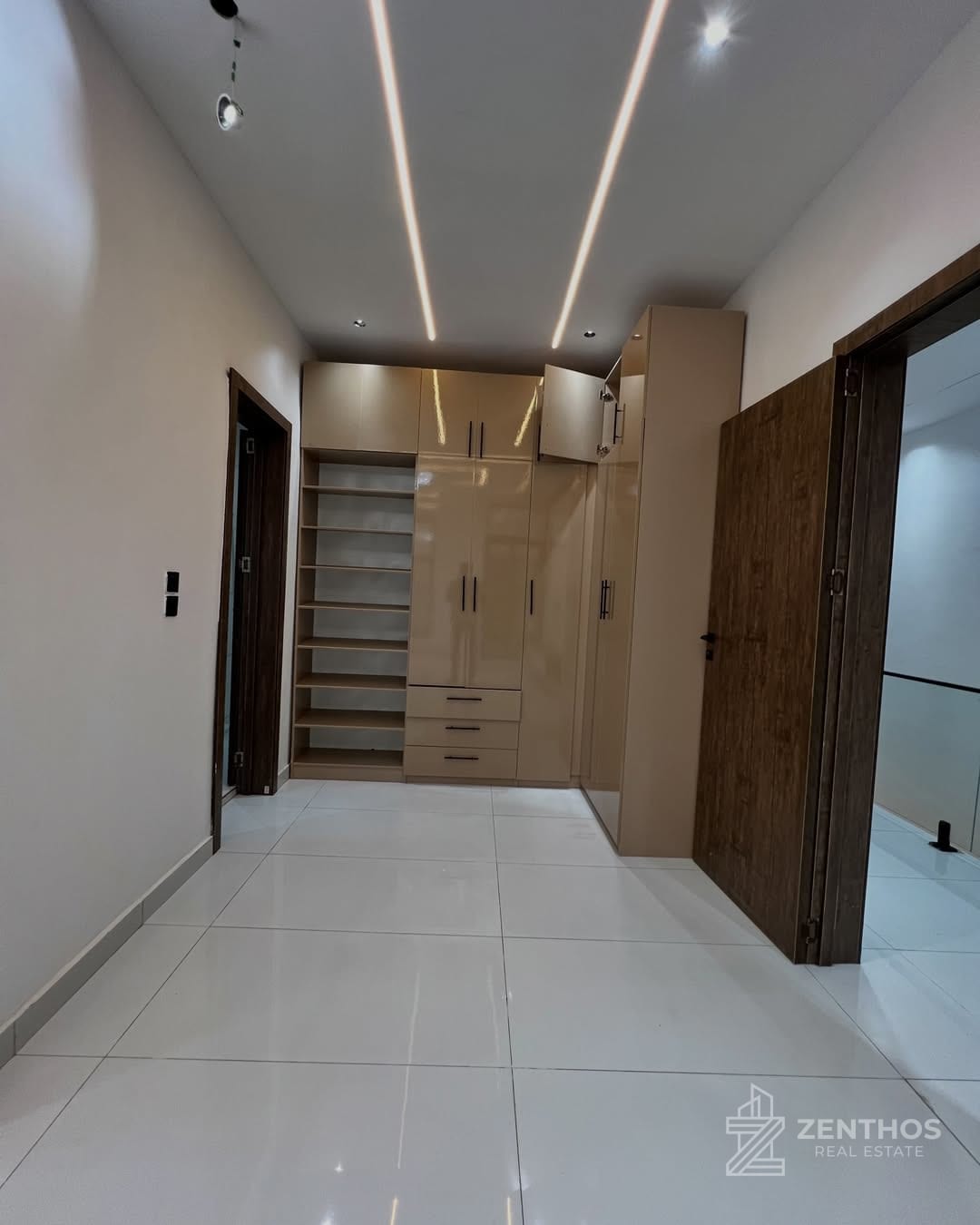 4 Bedroom Semi-detached Duplex, photo 9