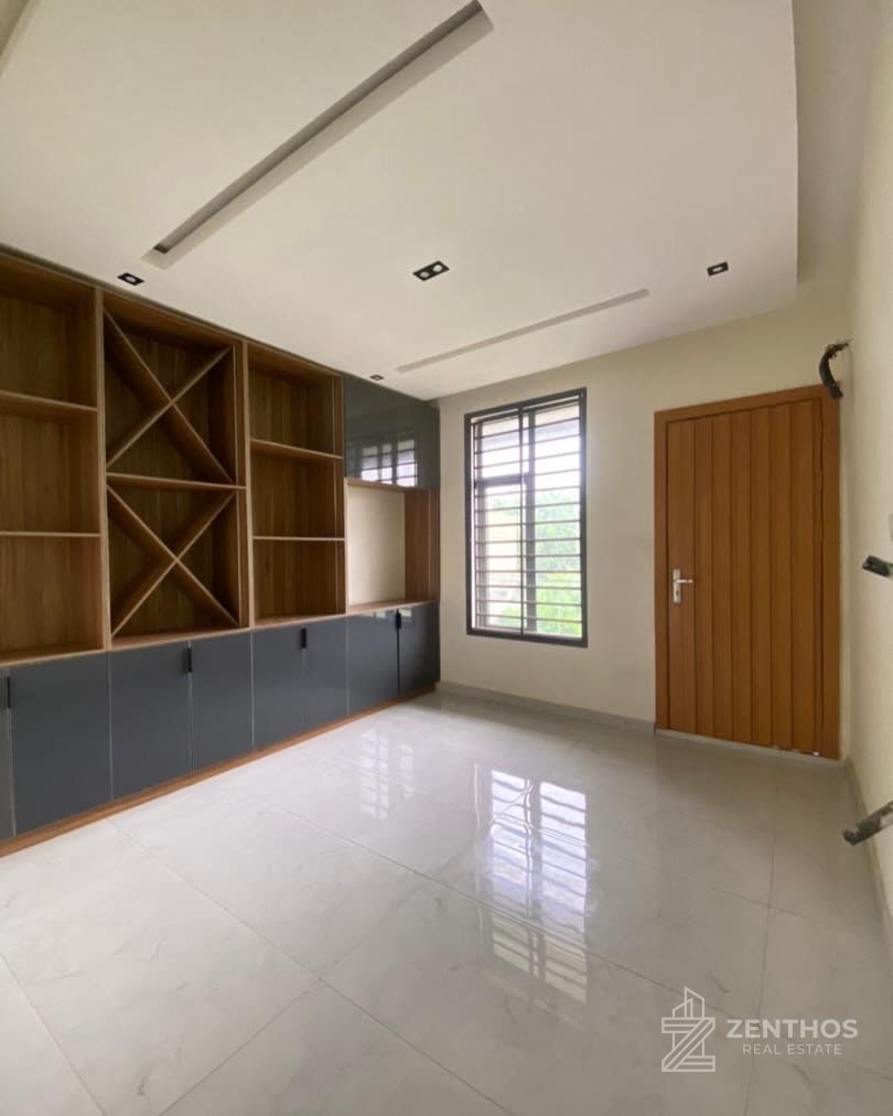 5 Bedroom Detached Duplex, photo 8